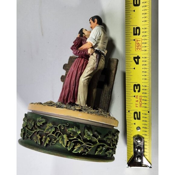Music Box Gone With The Wind Rhett Scarlett trinket holder figurine romance - Picture 6 of 6